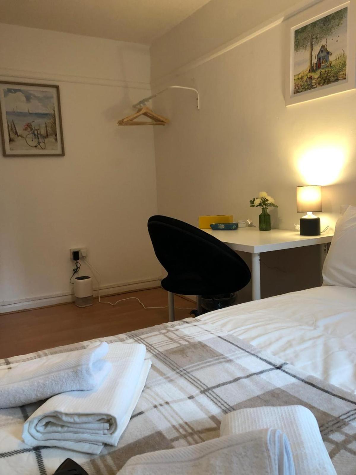 Comfy Private Bedrooms Near O2 Forum Kentish Town, Camden London Exterior photo
